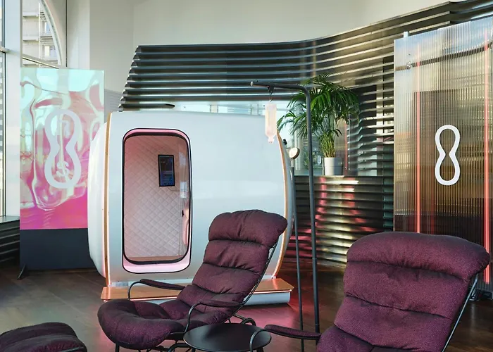 Roomers Frankfurt Central, Autograph Collection